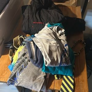 5 lbs of boys S/M 7-10. Keep what works for you and reposh the rest.